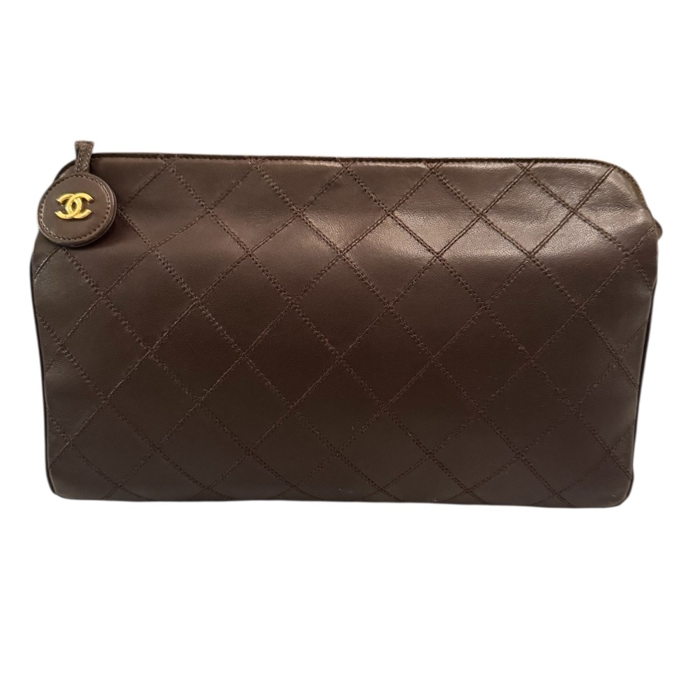 100% Authenric Chanel purse clutch in soft lambskin leather perfect condition